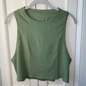 LULULEMON green cropped tank
